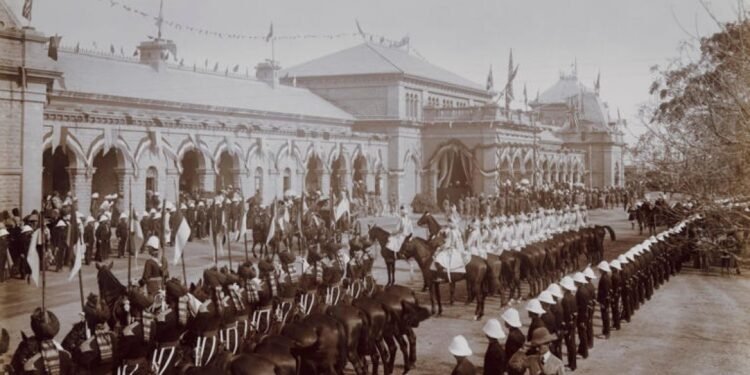 ব্রিটেনের কাছে ঔপনিবেশিক ভারতের পাওনা ৫২ ট্রিলিয়ন পাউন্ড: অক্সফাম