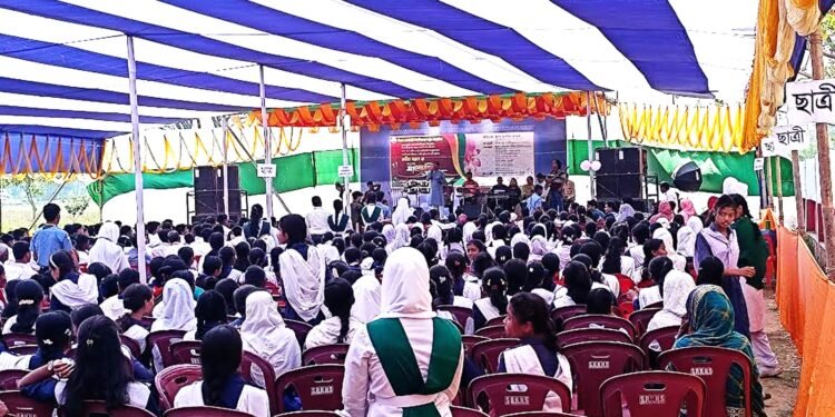 আনোয়ারার সিংহরা রামকানাই উচ্চ বিদ্যালয়ে নবীর বরণ অনুষ্ঠিত