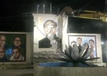 ছাত্র-জনতার বুলডোজার অভিযান: বিভিন্ন জেলায় হামলা-ভাঙচুর-অগ্নিসংযোগ