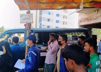 ফোনে পাননি স্বামীকে, লাশ উদ্ধার করলেন পুলিশ