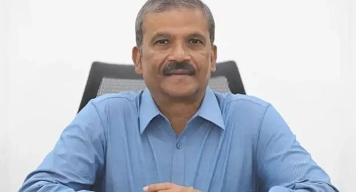 অক্টোবরের মধ্যে ৩-৪টি মামলার রায় ঘোষণার আশাবাদ আইন উপদেষ্টার