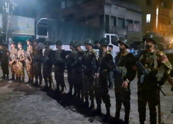 কুয়েটে হামলা : উত্তাল ঢাবি ক্যাম্পাস, পাল্টাপাল্টি বিক্ষোভ-সমাবেশ