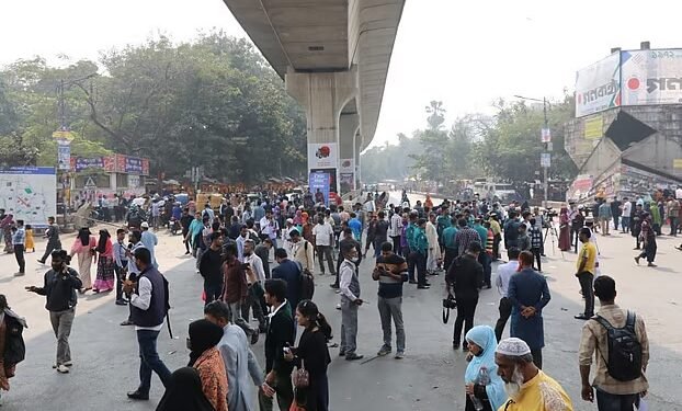 ৭ ঘণ্টা পর শাহবাগ থেকে সরলেন শহীদ পরিবারের সদস্যরা