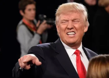 আফগান-পাকিস্তানিদের বিরুদ্ধে নতুন সিদ্ধান্ত নিচ্ছেন ট্রাম্প