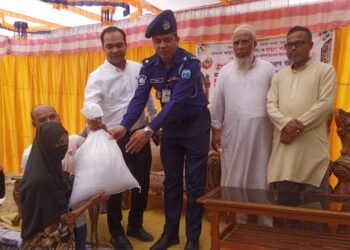 চন্দনাইশ সাতবাড়িয়ায় মাওলানা আব্দুস সালাম- ছামুদা খাতুন ফাউন্ডেশনের ইফতার সামগ্রী বিতরণ