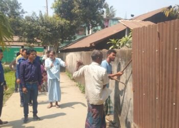 বারইয়ারহাট পৌরসভায় অবরুদ্ধ  চলাচলের পথ উন্মুক্ত হলো