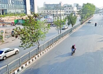 নাড়ীর টানে বাড়ি ফিরছে মানুষ, ঢাকা ফাঁকা