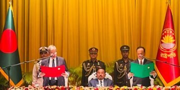 Mirza Fakhrul takes oath as 23rd President